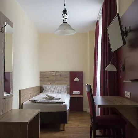 Echinger Hof Bei Muenchen בית הארחה 3*